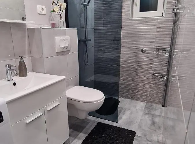 Roza 2 * Ploce (Dubrovnik-Neretva)