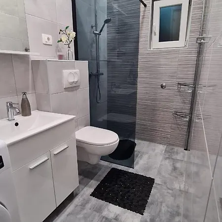 Roza 2 * Ploce (Dubrovnik-Neretva)