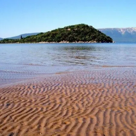 Roza 2 Apartman *