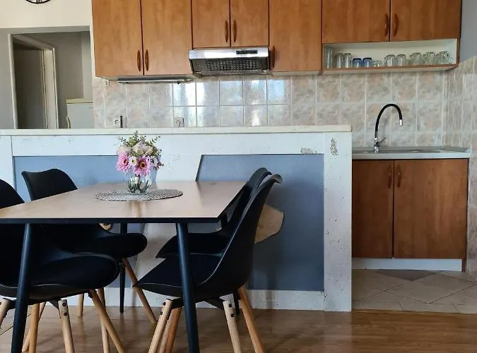 Roza 2 Apartman Ploče
